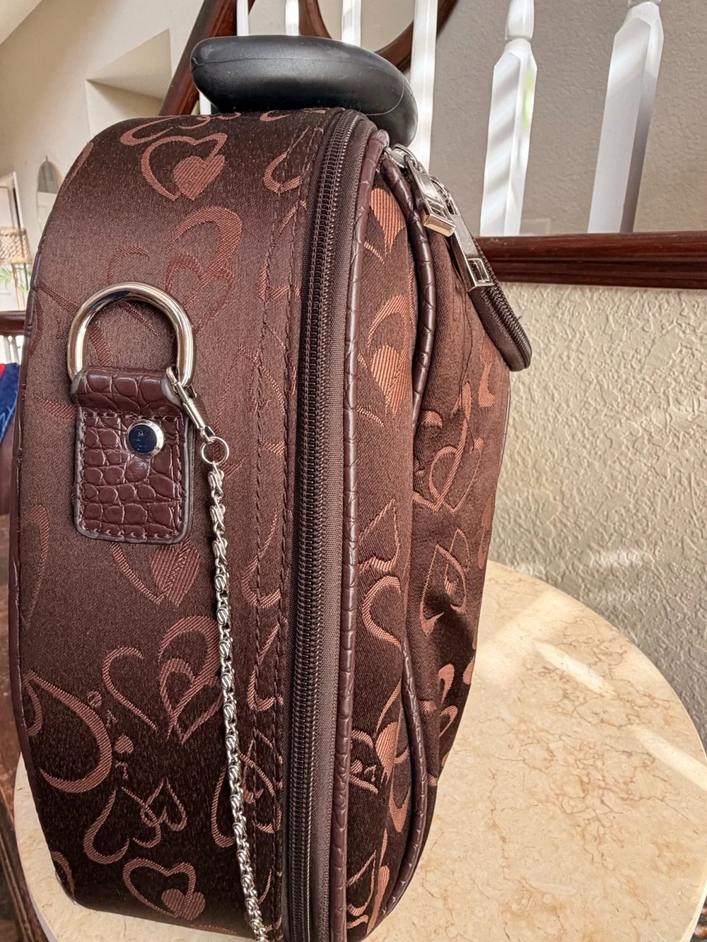 Heart-Accent Brown Women’s Shoulder Bag
